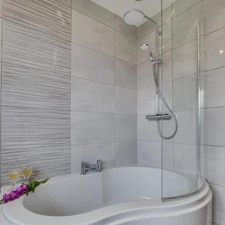 Moraine 度假居 雷文斯卡